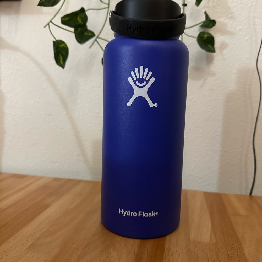 32 oz Blueberry Hydro Flask